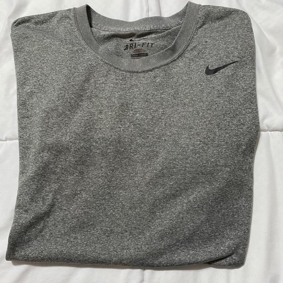 Nike dri-fit shirt - Picture 1 of 5